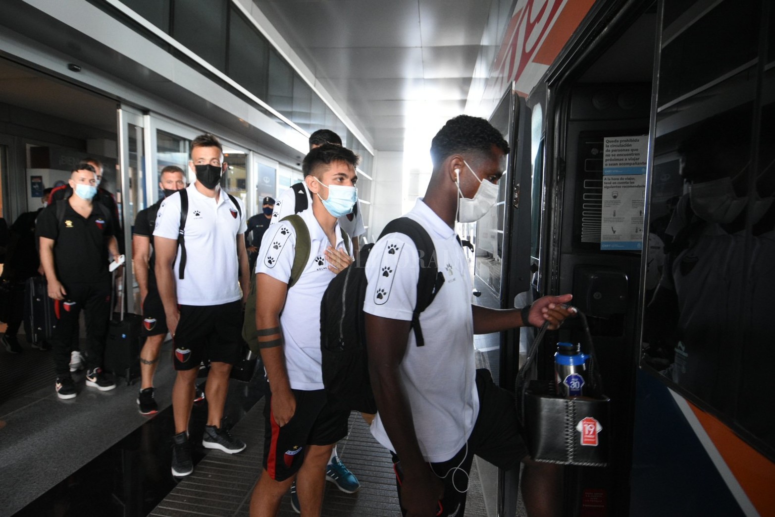 Colón arribó a Santiago del Estero para disputar la final del Trofeo de Campeones. Los sabaleros se alojan en Termas de Río Hondo.