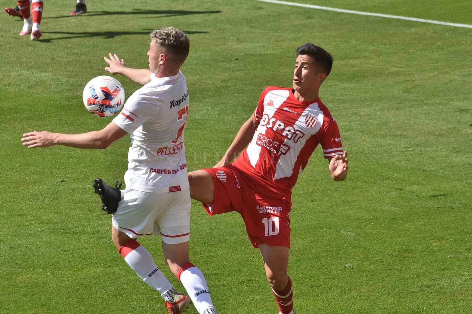 Por una nueva fecha del torneo local el equipo de Azconzábal cayó por 2 a 0 ante el Pincha. Los goles, ambos en el primer tiempo, fueron de Manuel Castro y Gustavo Del Prete.