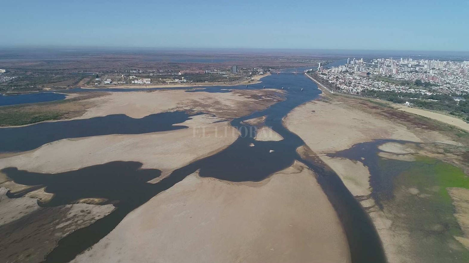 Si bien el río recuperó unos centímetros durante esta semana el Instituto Nacional del Agua (INA) asegura que prevalece una tendencia descendente en todas las secciones del Paraná en el territorio argentino.