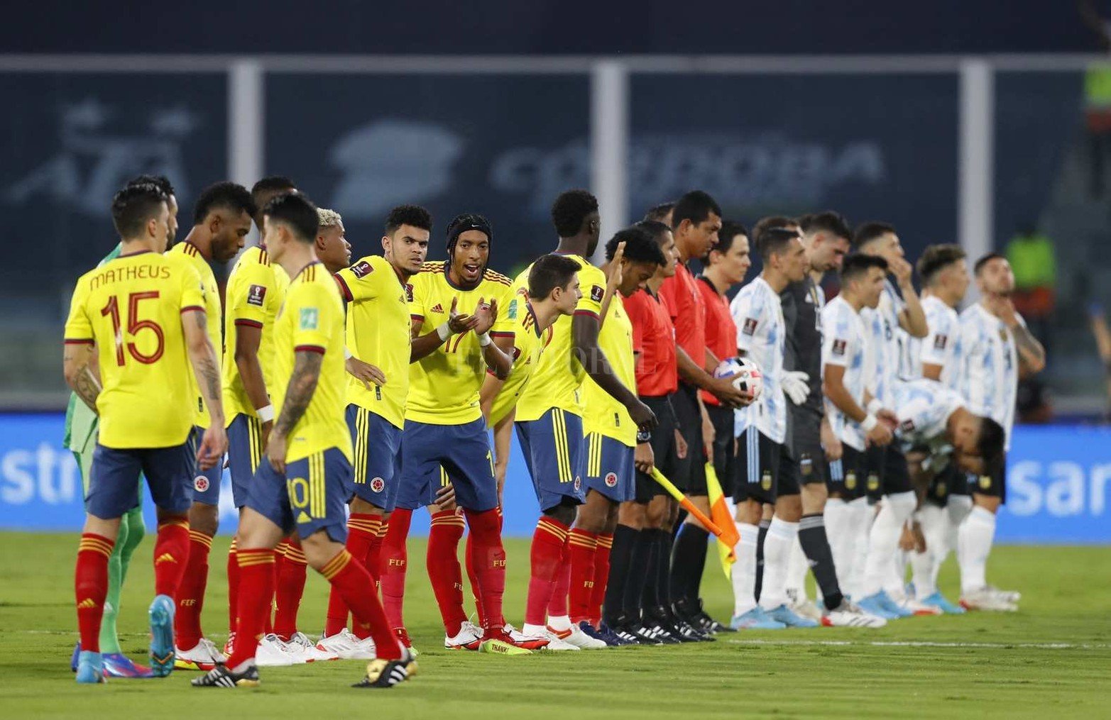 Argentina le ganó 1 a 0 a Colombia en una nueva fecha de las eliminatorias que da los pasajes para el Mundial que se jugará en Qatar a partir del 21 de noviembre de este año.