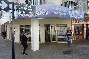 ELLITORAL_59726 |  Danilo Chiapello No superaba los 12 años el ladrón que esta mañana asaltó a la empleada de la panadería Polo Norte, en la esquina de 9 de Julio y Santiago del Estero.