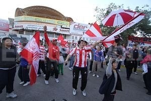 ELLITORAL_42631 |  Pablo Aguirre Los hinchas salieron a las calles santafesinas apenas terminó el encuentro en Comodoro Rivadavia.