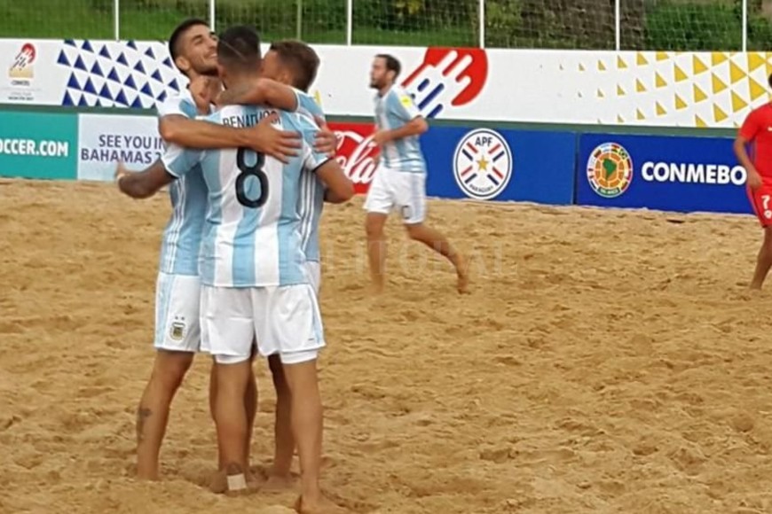 Fútbol playa: Argentina debutó con un triunfo ante Uruguay en la