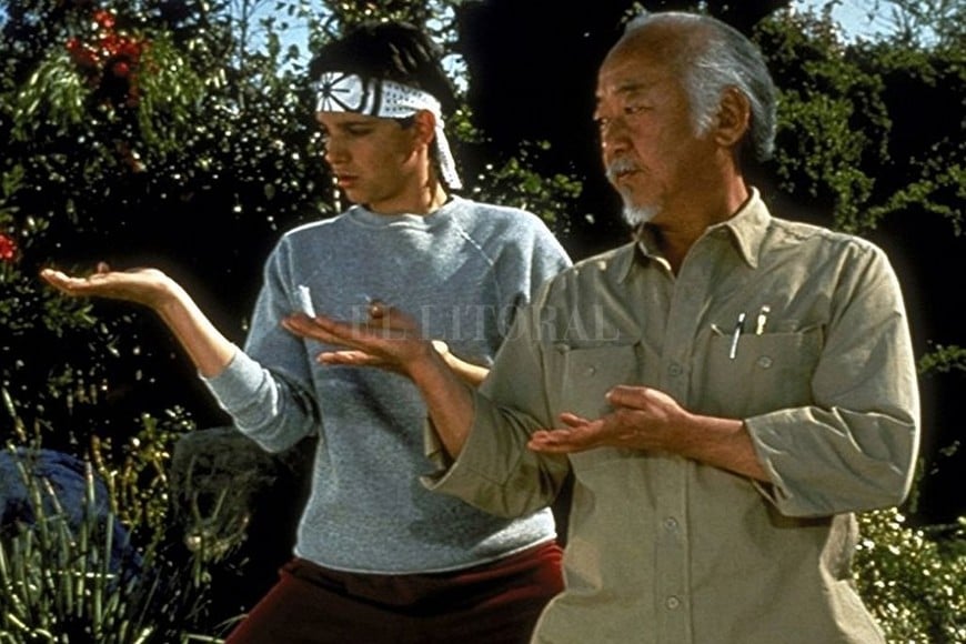 ELLITORAL_218748 |  Archivo El Litoral La relación del protagonista de la película Karate Kid con el señor Miyagi podría ilustrar el lugar que ocupa el psicoanalista en el tratamiento con adolescentes, especialmente en nuestro tiempo, cuando los jóvenes no tienen muchas personas con quienes hablar. Nuestra cultura le ha restado interlocutores a la adolescencia.