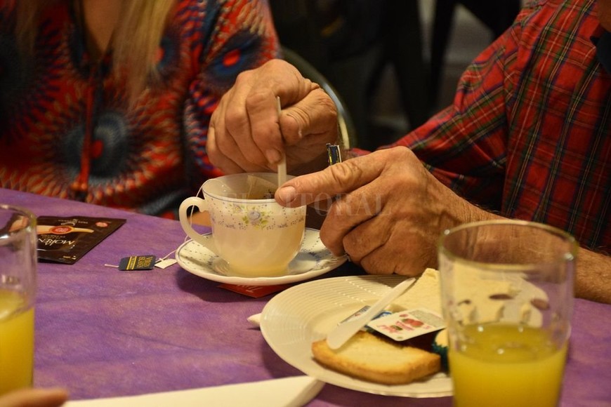 ELLITORAL_273890 |  Flavio Raina Menos la vista, todos los sentidos se pusieron a prueba para completar una acción tan sencilla como desayunar.