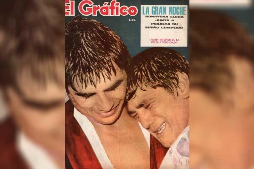 ELLITORAL_323691 |  Gentileza El Gráfico La tapa de la revista El Gráfico y una foto que quedó en el recuerdo sin límites de tiempo.