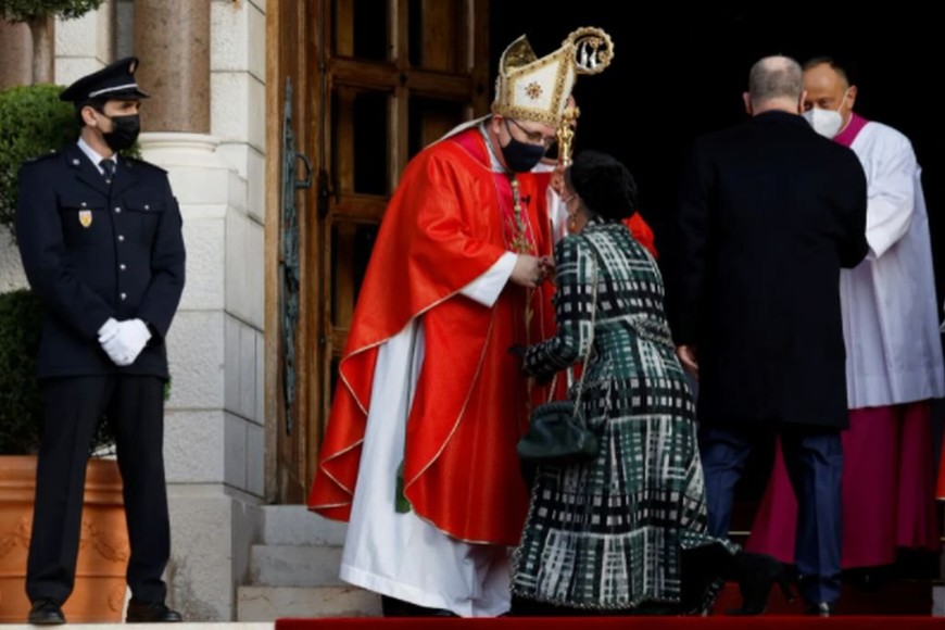 ELLITORAL_433406 |  Gtres Alberto de Mónaco y su hermana Carolina en la Catedral este jueves