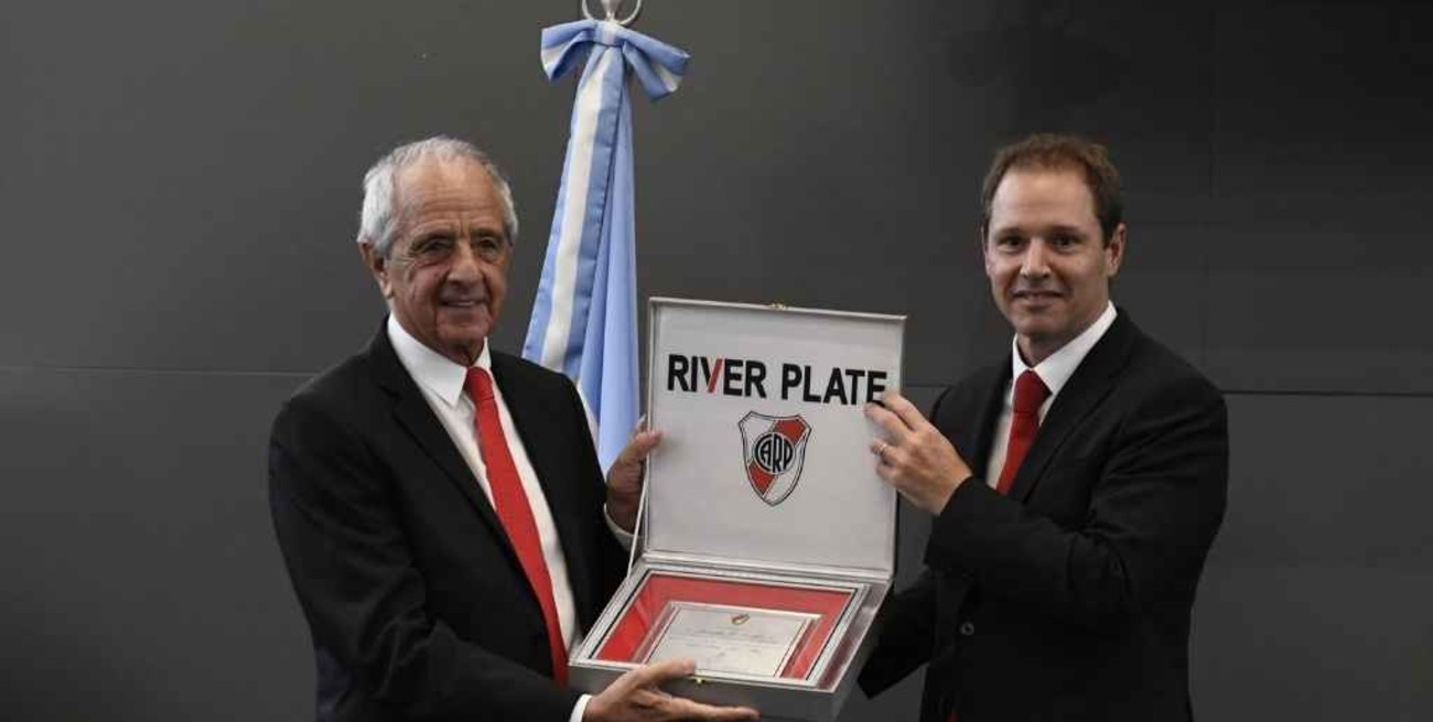 Jorge Brito asumió como nuevo presidente de River en lugar de Rodolfo DOnofrio 