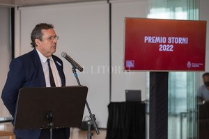 ELLITORAL_437349 |  Ministerio de Cultura de la Nación El ministro Bauer durante la presentación del premio Storni 2022.