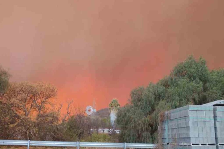 ELLITORAL_321210 |  Gentileza Incendios. Imágenes tomadas desde Capilla Del Monte.