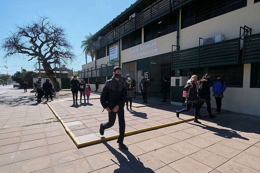 ELLITORAL_394425 |  German Pomar Alumnos de escuelas primarias y secundarias de Corrientes también comenzaron a regresar este lunes a las clases presenciales con esquemas de virtualidad.