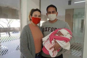 ELLITORAL_397508 |  Gentileza Valentina y su pareja Gustavo, fueron padres de Fiorella de 38 semanas, pesó 3 kilos y se encuentra muy bien de salud.