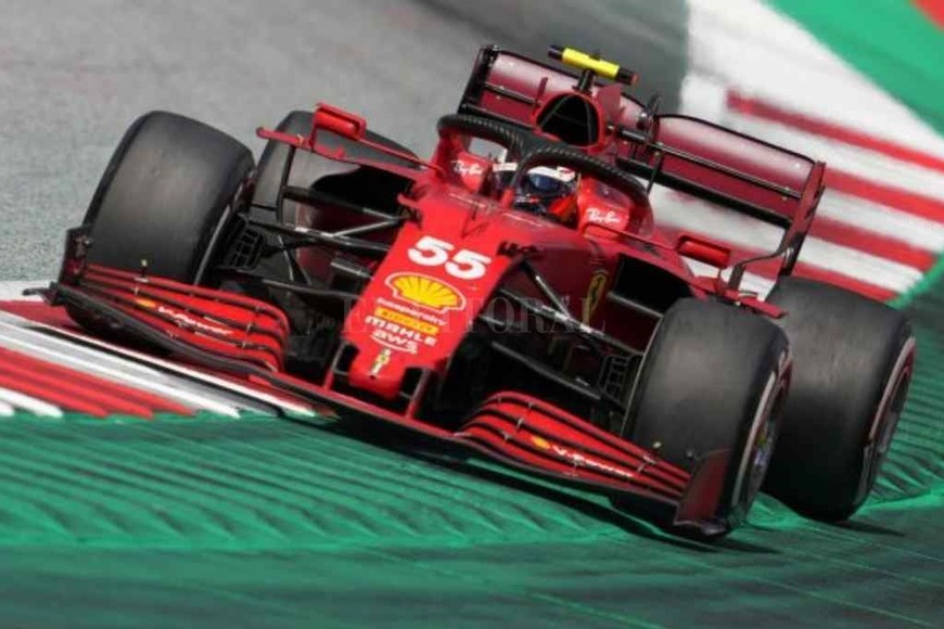 ELLITORAL_399469 |  Gentileza Rojo Shocking... Ferrari es la escudería que más evolucionó, al compararse las once competencias iniciales de las temporadas 2020 y 2021.