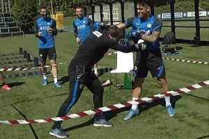 ELLITORAL_376301 |   El divertido momento entre Lautaro Martínez y Antonio Conte