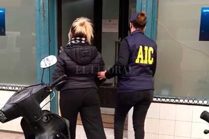 ELLITORAL_384460 |  Prensa URI Esta semana la policía puso bajo arresto a tres mujeres, dos de las cuales formaban parte de la banda que lideraba el ingeniero.