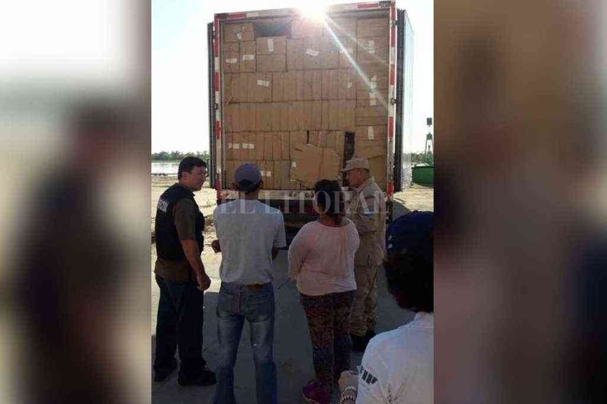 ELLITORAL_418453 |  El Litoral Al advertir la rotura de un precinto, el juez Alurralde ordenó el recuento de la mercadería por otra fuerza policial que constató el faltante.