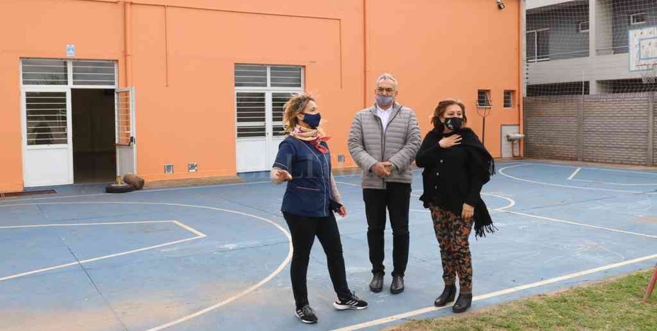 Calvo visitó instituciones educativas en Rafaela