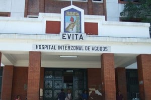 ELLITORAL_413712 |  Captura digital La mujer baleada permanece internada en estado delicado en el Hospital Evita de Lanús.