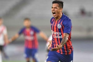ELLITORAL_379374 |  Gentileza En San Lorenzo.  Uvita  Fernández grita goles con la azulgrana (por ahora).
