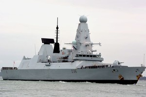 ELLITORAL_385441 |  Captura digital HMS Defender.