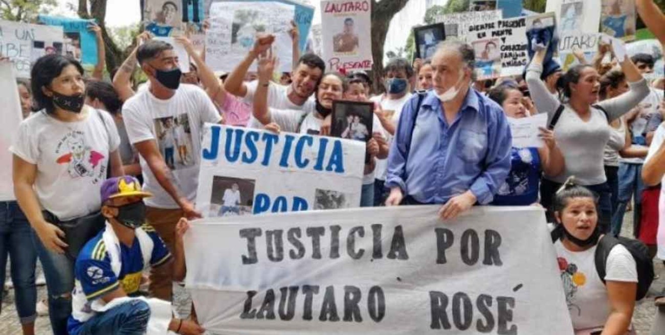 Marcha en Corrientes para pedir la detención de los policías involucrados en la muerte de Lautaro