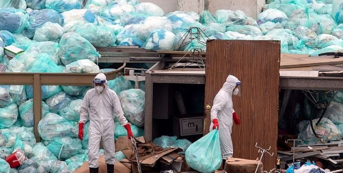 La OMS advierte que la pandemia genera "toneladas" de desechos médicos