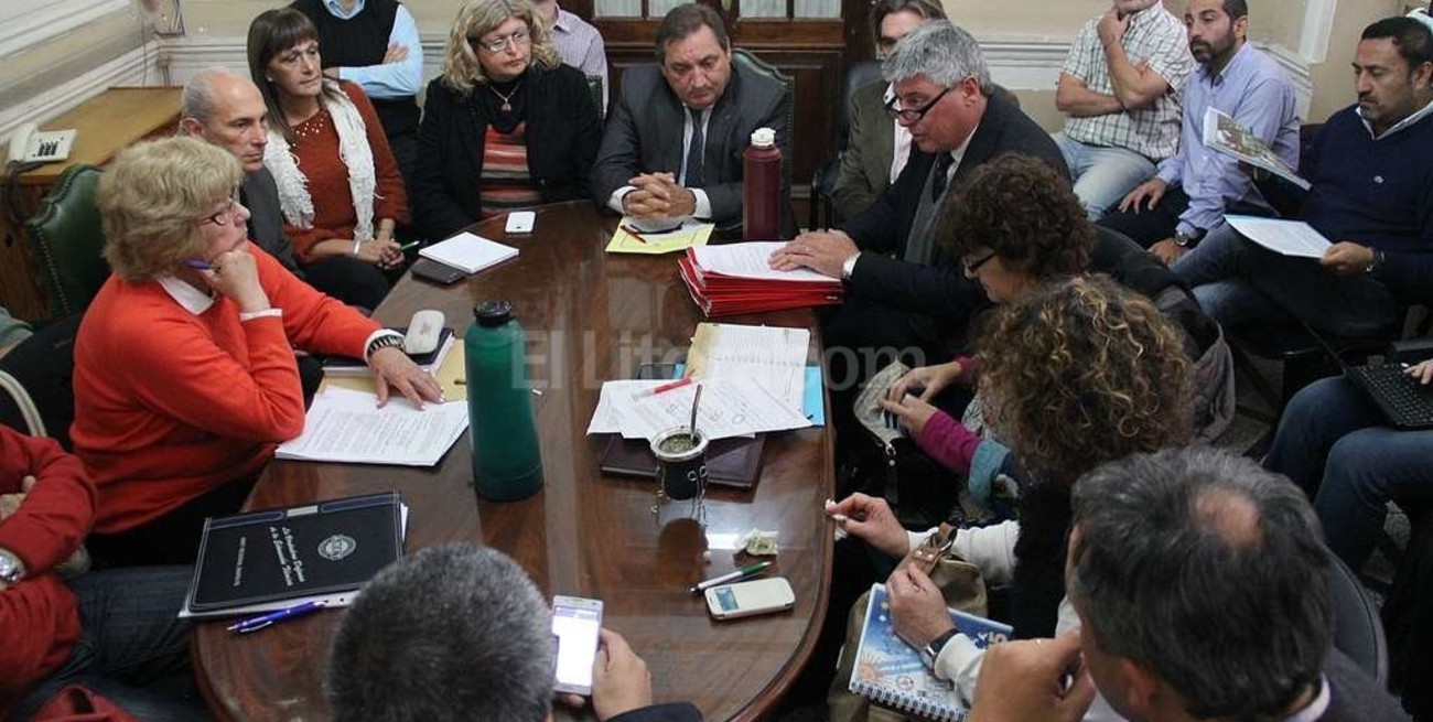 Volvió A Reunirse La Paritaria Docente El Litoral 0939