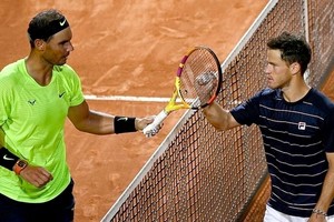 ELLITORAL_379804 |  Archivo El Litoral ¿Podrá repetirse..? Rafael Nadal y Diego Schwartzman se saludan tras culminar la semifinal del año pasado, en la que el español se impuso con autoridad.
