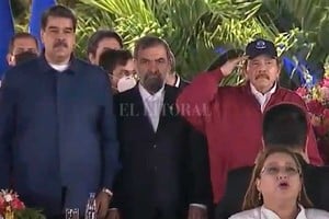 ELLITORAL_429963 |  Gentileza Mohsen Rezai, junto a Maduro (Venezuela) y Ortega (Nicaragua), al acto asistió el embajador argentino Capitanich.
