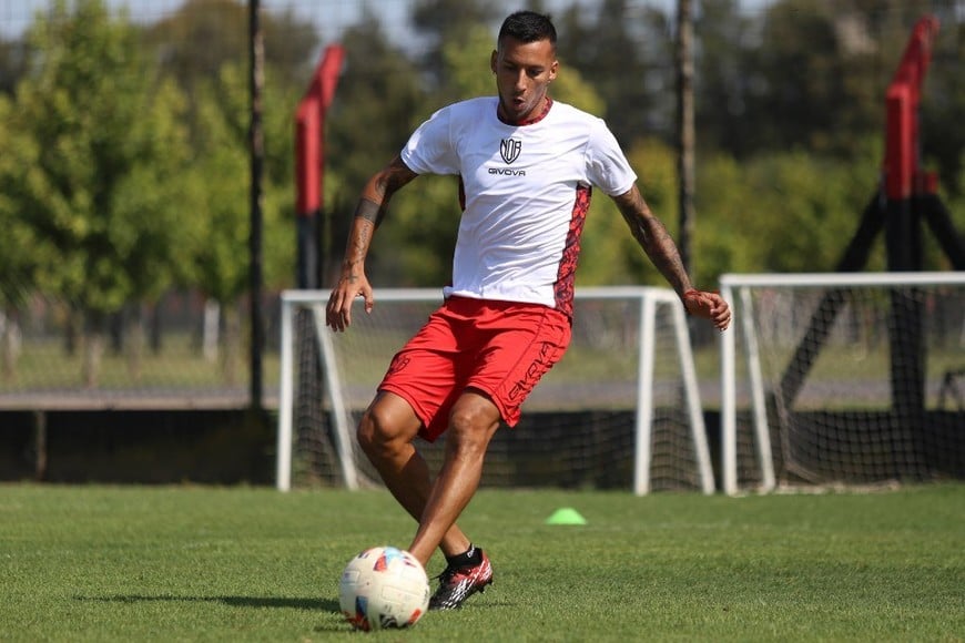 ELLITORAL_430801 |  Gentileza: prensa Newell's Old Boys. Vangioni, por ahora el mejor refuerzo para Newell's.