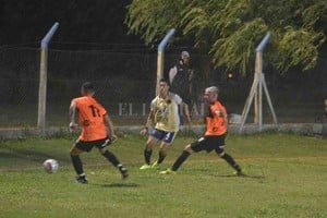 ELLITORAL_437972 |  Manuel Fabatía Lluvia de goles en Ciclón. Así largó el Apertura 2022. Nacional y El Quillá igualaron 2 a 2.