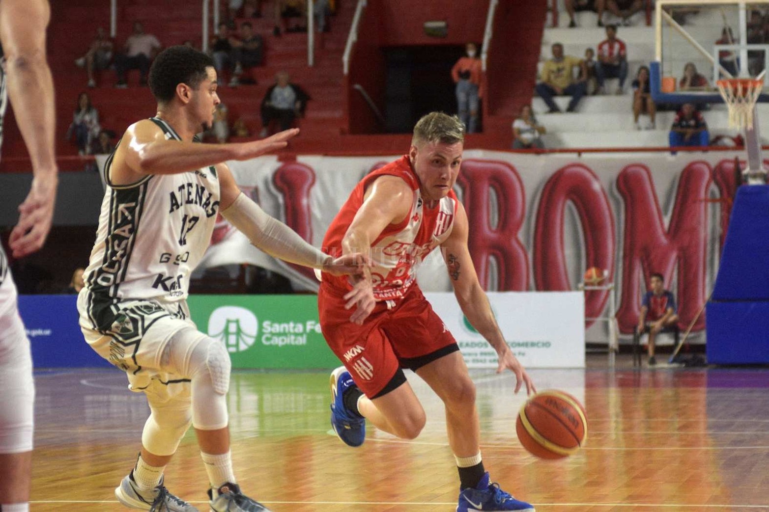 El "tate" superó 86 a 73 a los "griegos" y ganó un duelo clave en el objetivo de mantener la plaza en la elite del básquet Argentino.