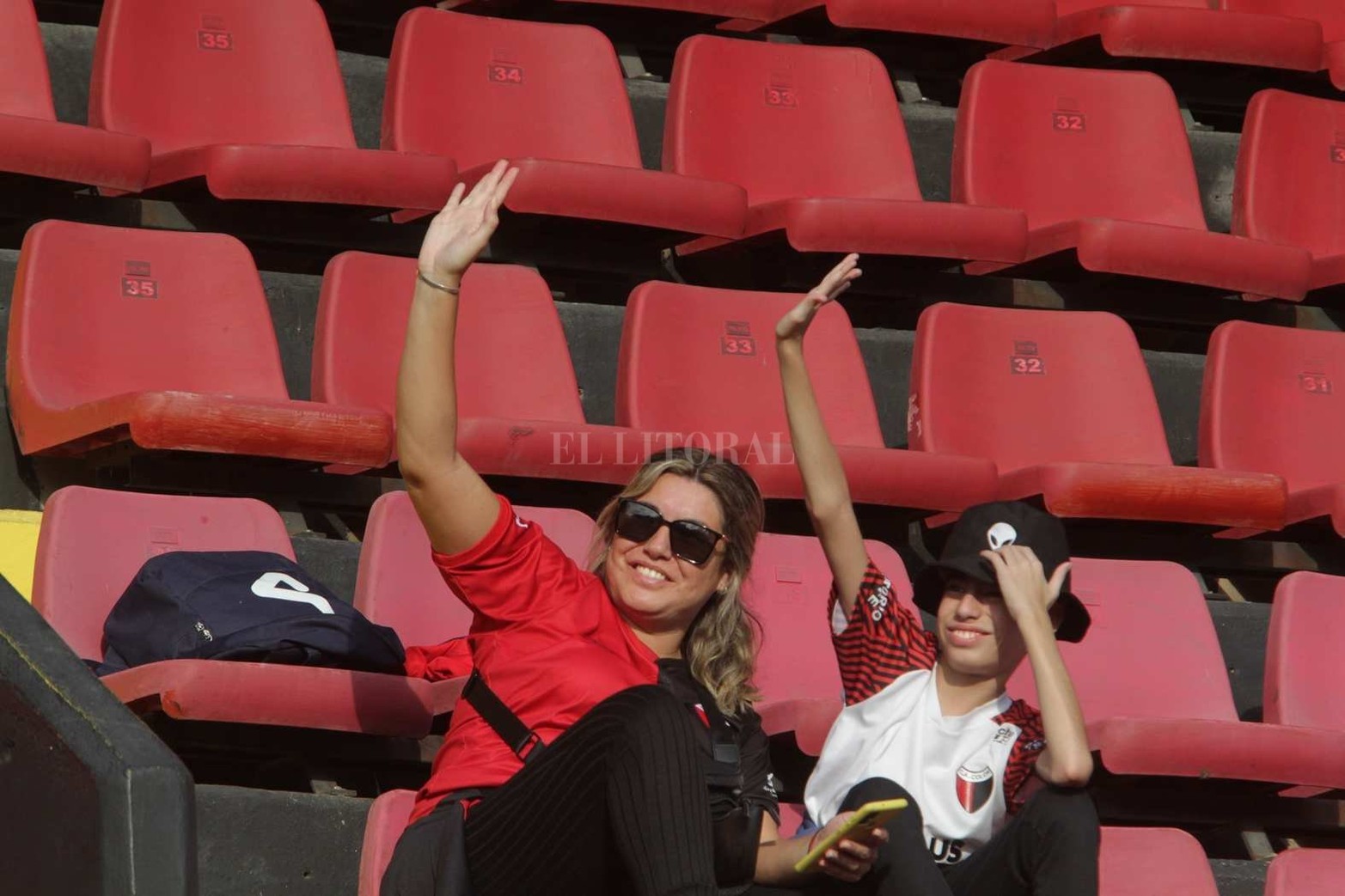 La hinchada en la previa Colón-Peñarol por la Copa Libertadores 2022