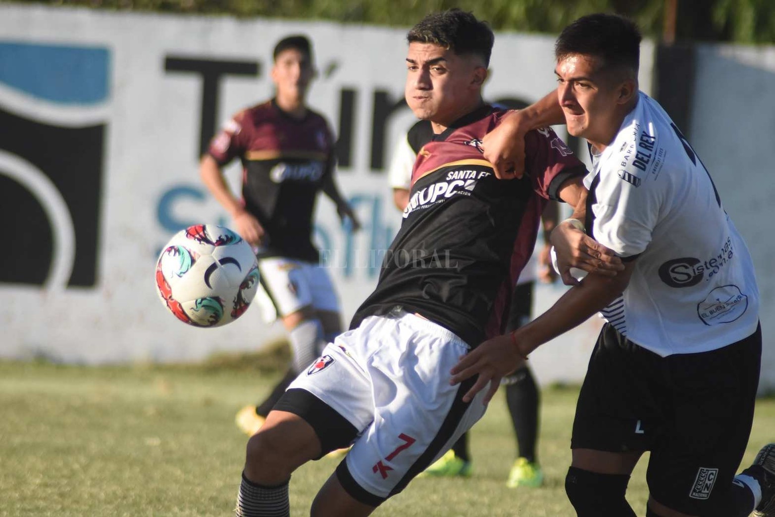 Por la liga Santafesina de fútbol, en barrio Transporte, Pucara recibió a Nacional.