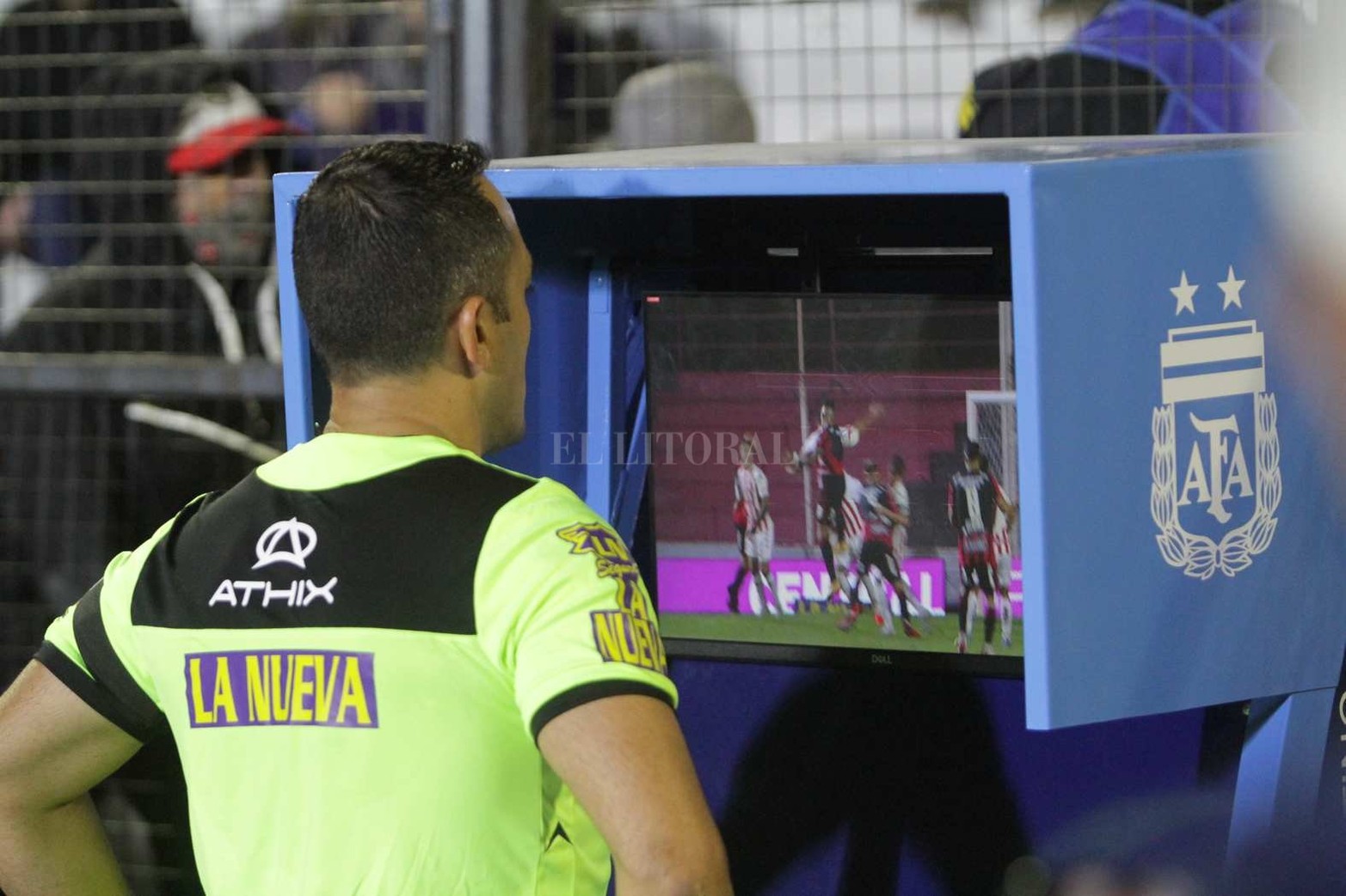 Unión perdió 2 a 1 con Patronato. Lucas Barrios abrió el marcador a los 5 minutos y luego convirtió de penal en el segundo tiempo. Gallegos descontó para el "Tatengue".