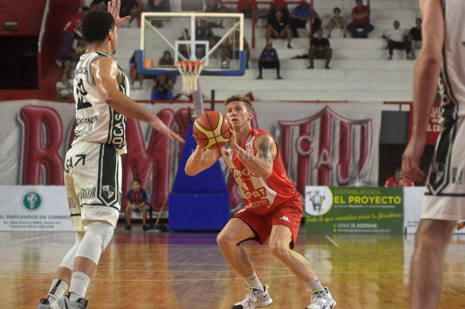 El "tate" superó 86 a 73 a los "griegos" y ganó un duelo clave en el objetivo de mantener la plaza en la elite del básquet Argentino.