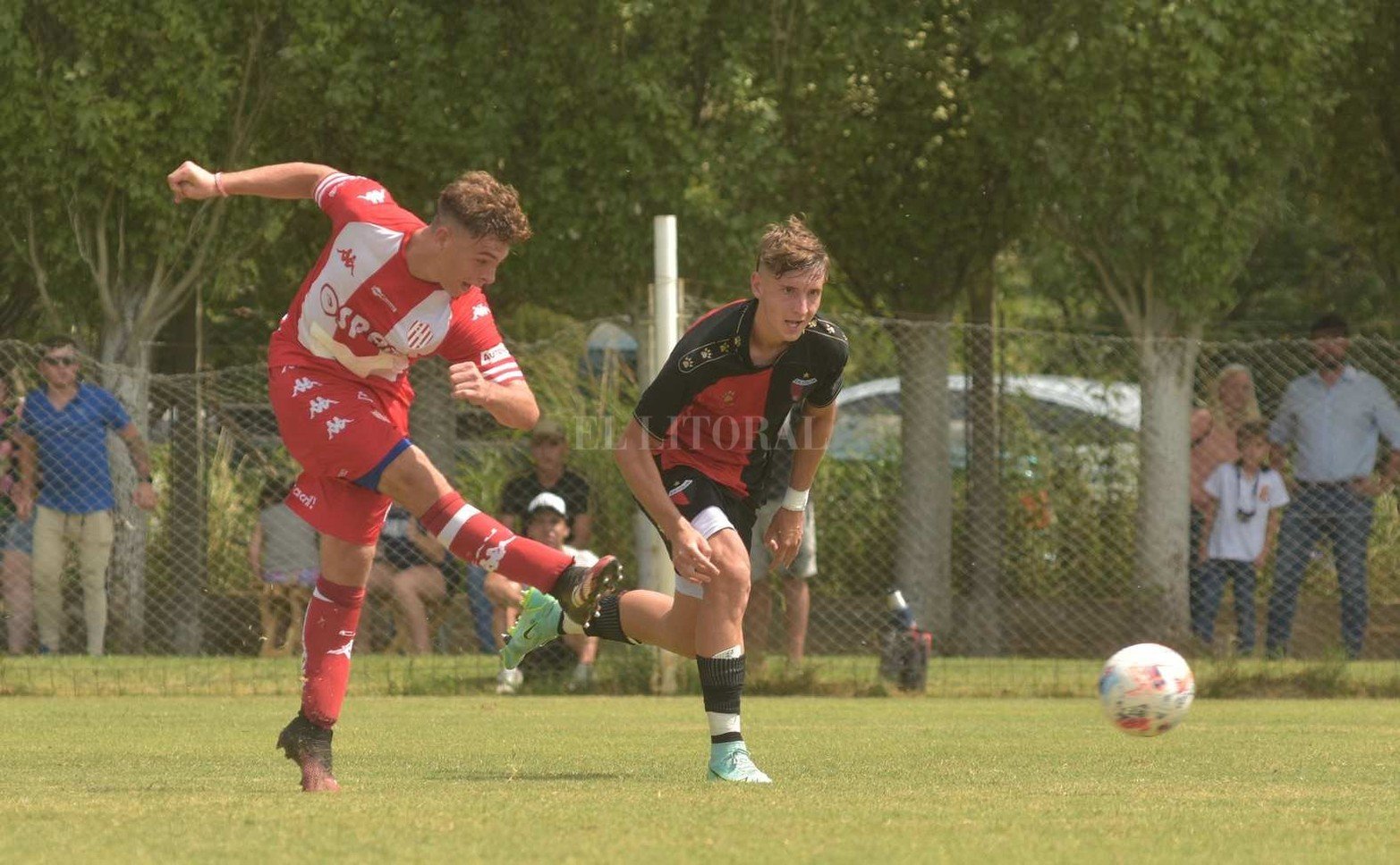 Con un gol (foto) al final del partido, Unión en reserva le ganó 1 a 0 a Colón.