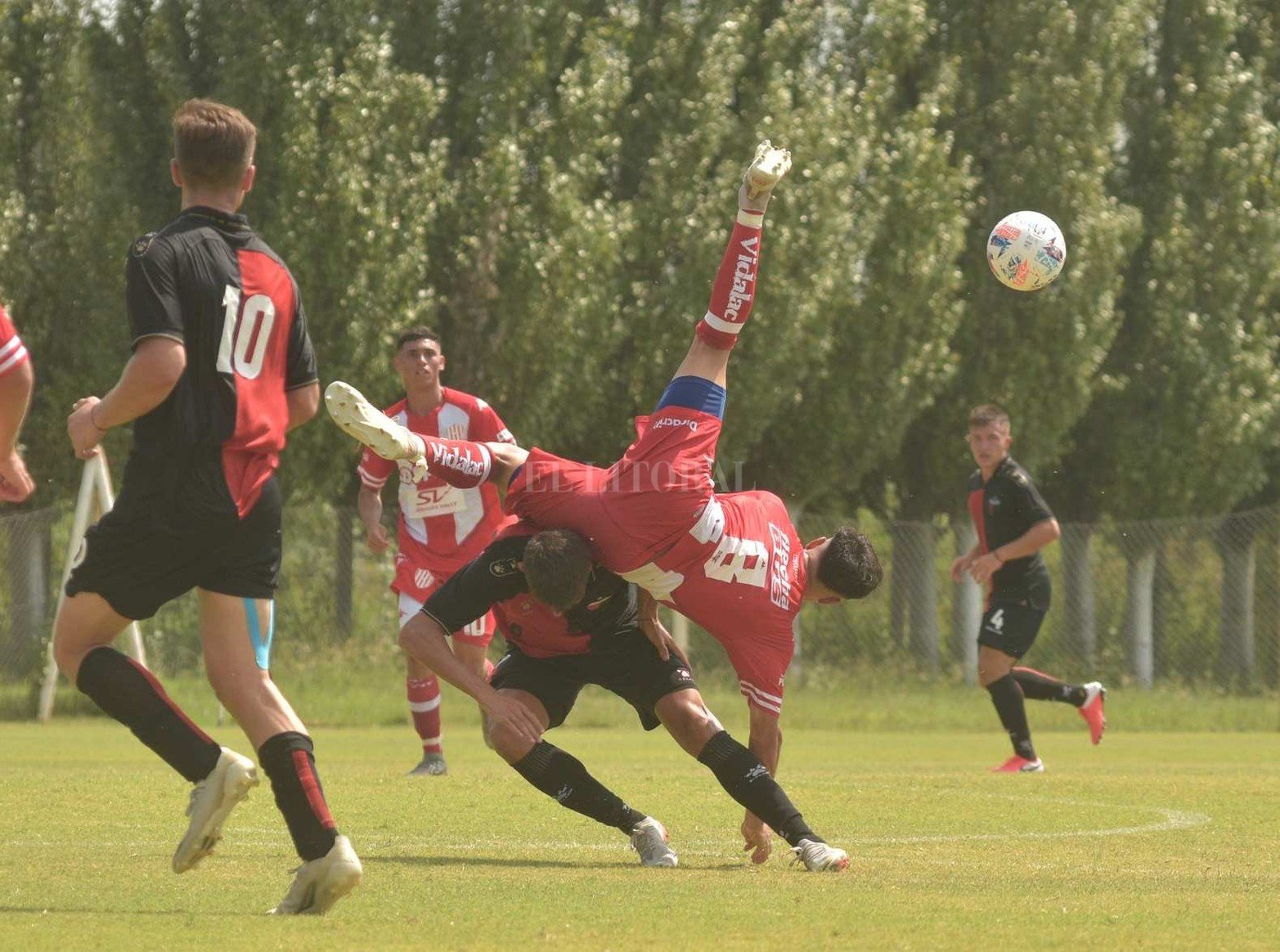 Con un gol al final del partido, Unión en reserva le ganó 1 a 0 a Colón.