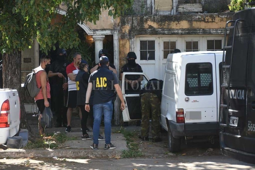 ELLITORAL_441634 |  Flavio Raina Al día siguiente, la AIC allanó una casa de calle Necochea al 2700 de barrio Candioti Sud, donde detuvo al segundo involucrado.