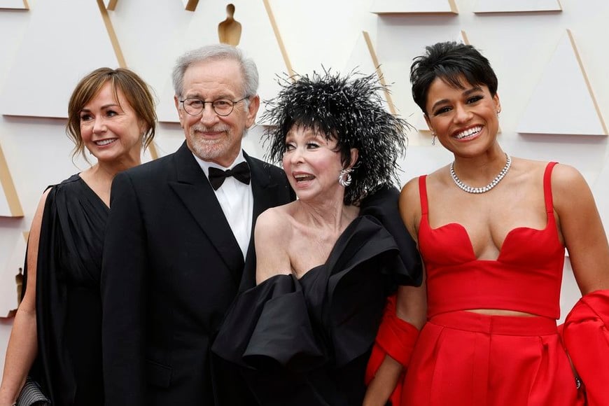 ELLITORAL_446414 |  Reuters Kristie Macosko Krieger, Steven Spielberg, Rita Moreno y Ariana DeBose.