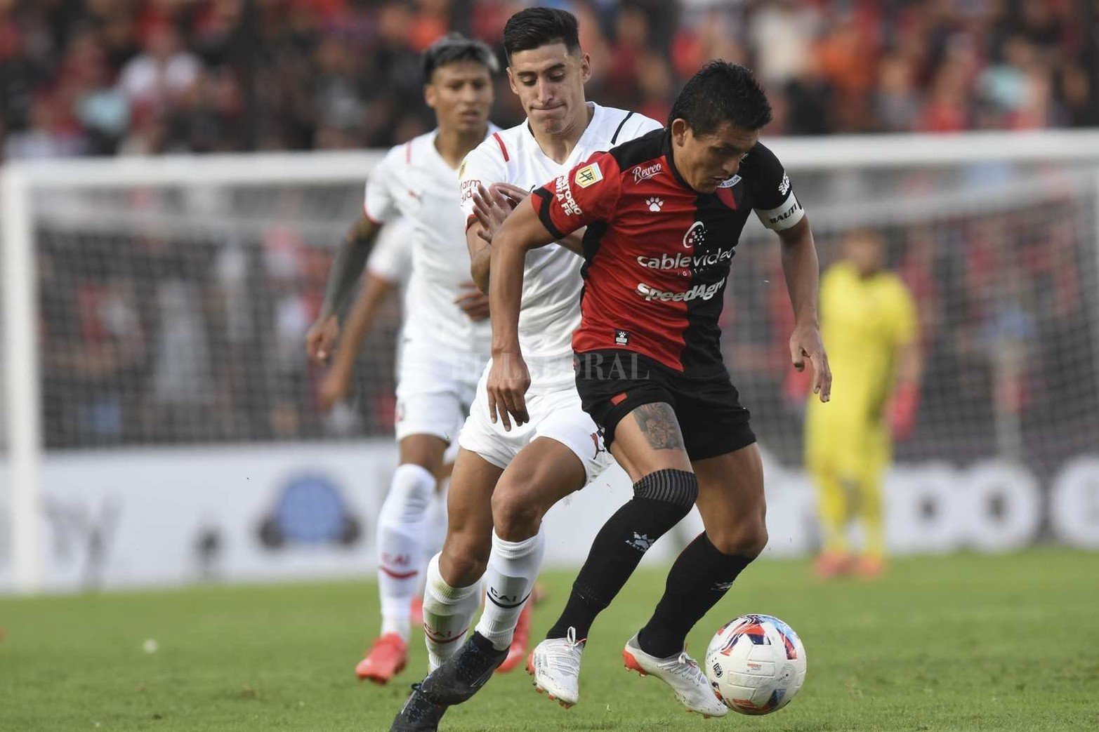 Colón e Independiente jugaron en el estadio Brigadier López y empataron 2 a 2.