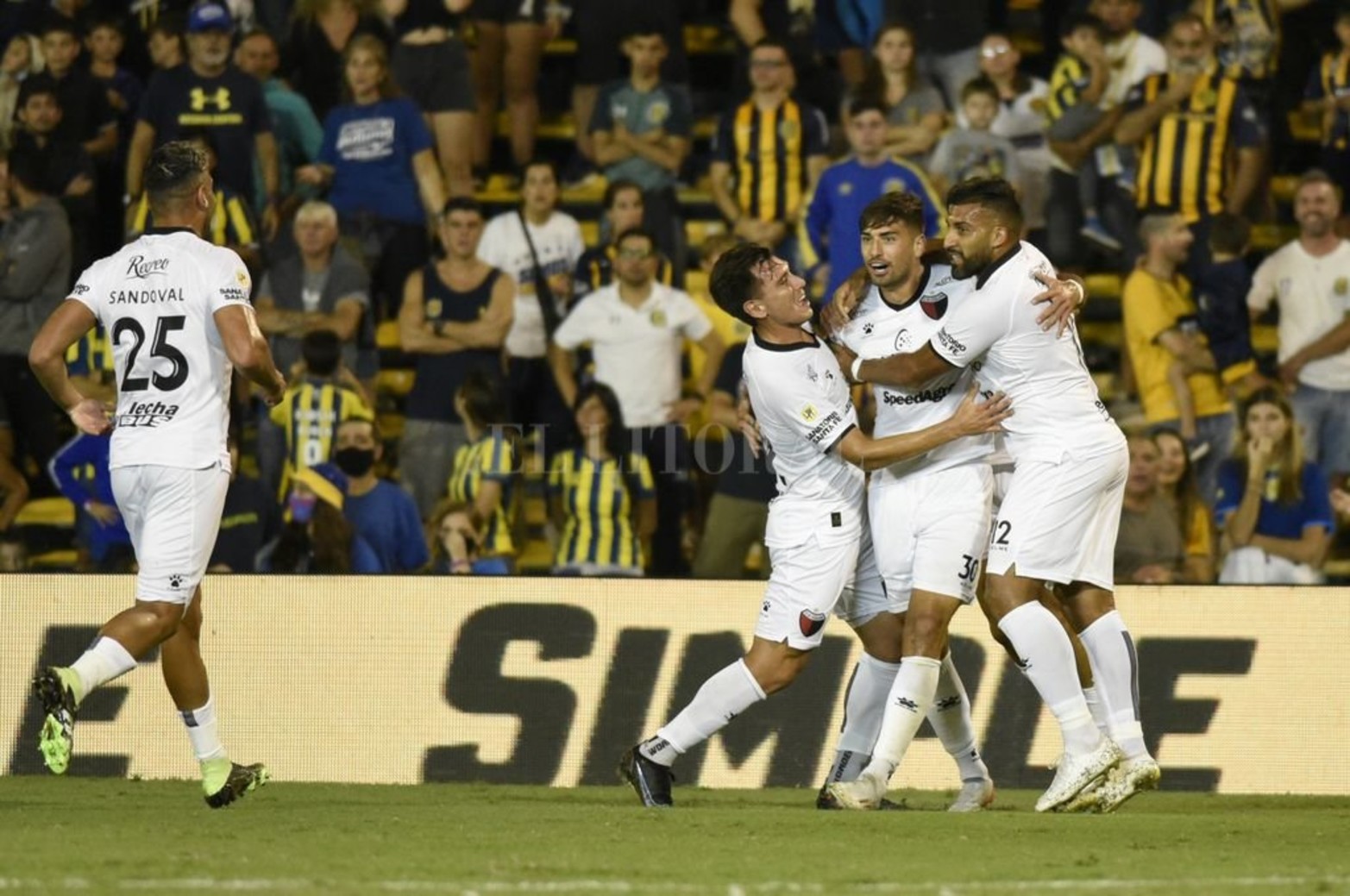 Central y Colón empataron 2 a 2 en Rosario en la fecha 9 de 13 de la Liga Profesional de Fútbol.