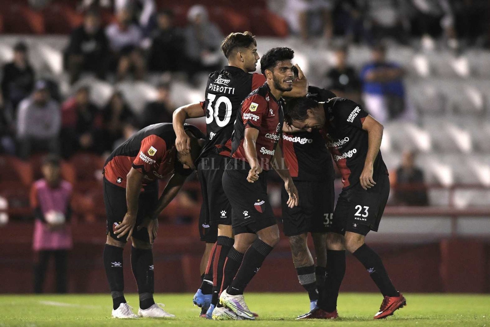 Huracán y Colón empataron 1 a 1 en la fecha 11 de 13 de este torneo de la Liga Profesional de Fútbol.