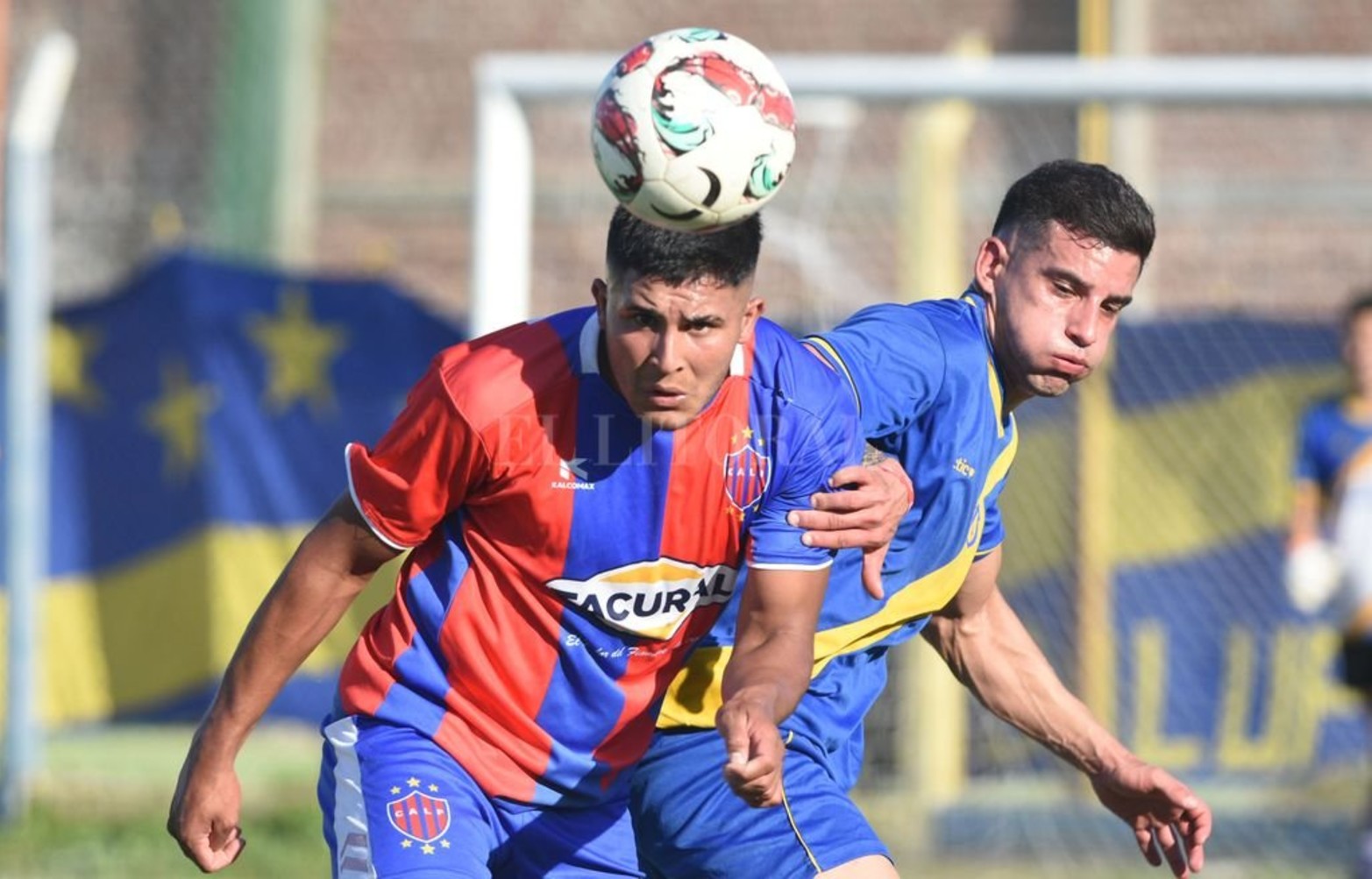 Sportivo Guadalupe recibió a La Perla en una nueva fecha de la primera división de la liga de fútbol de Santa Fe.