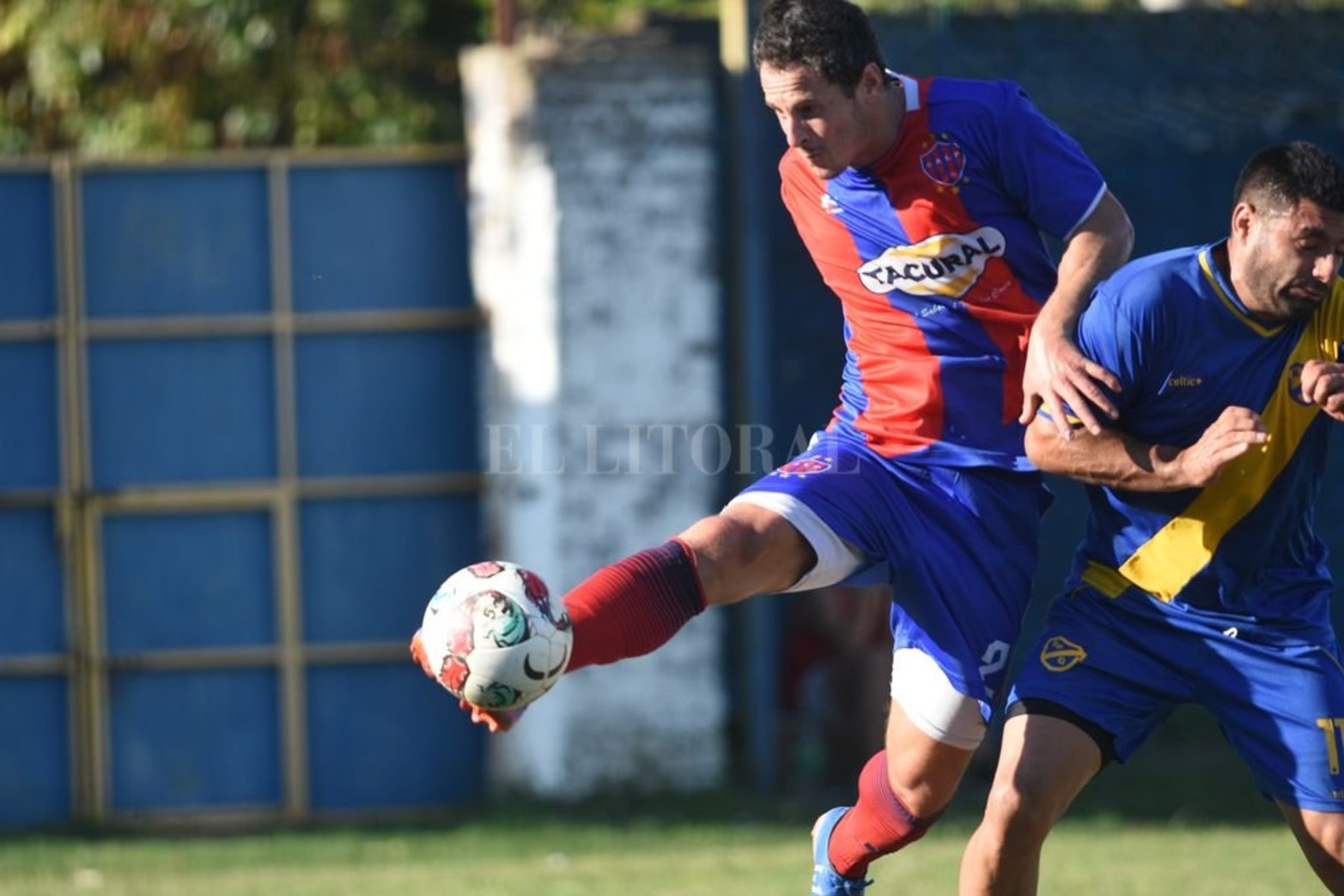 Sportivo Guadalupe recibió a La Perla en una nueva fecha de la primera división de la liga de fútbol de Santa Fe.