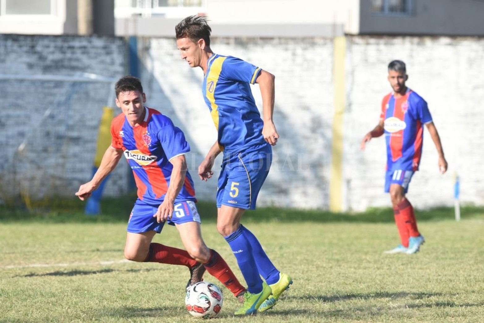 Sportivo Guadalupe recibió a La Perla en una nueva fecha de la primera división de la liga de fútbol de Santa Fe.