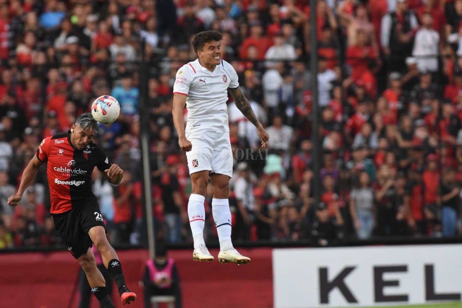 Colón e Independiente jugaron en el estadio Brigadier López y empataron 2 a 2.