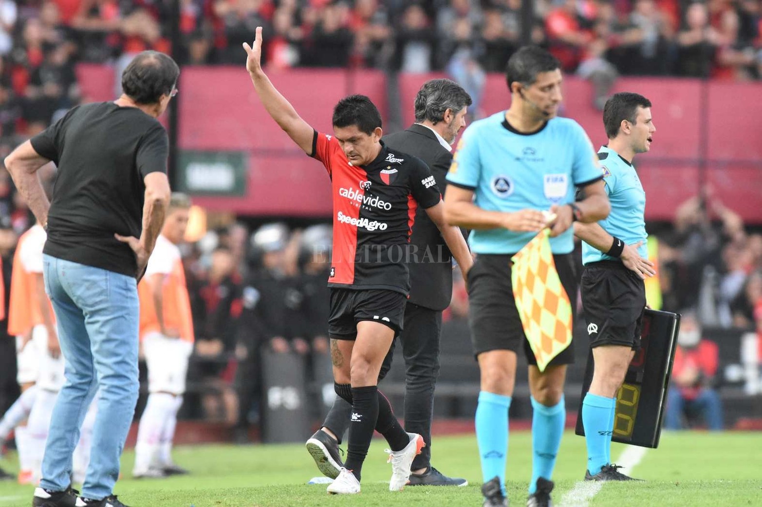 Colón e Independiente jugaron en el estadio Brigadier López y empataron 2 a 2.