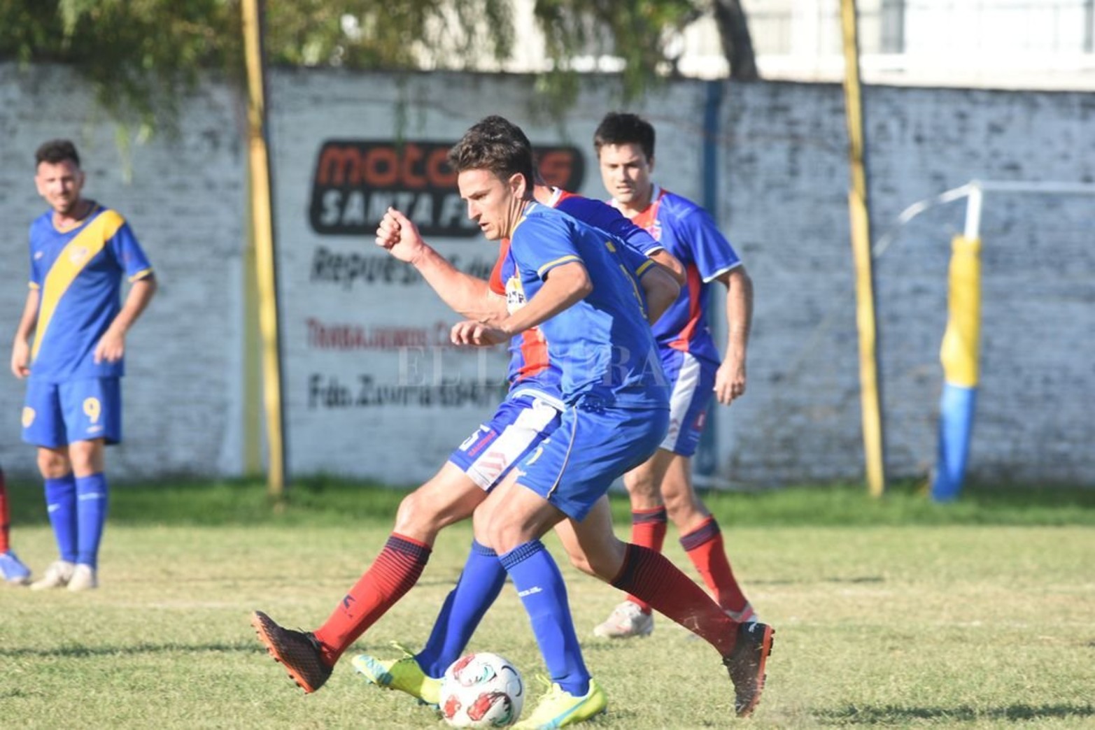 Sportivo Guadalupe recibió a La Perla en una nueva fecha de la primera división de la liga de fútbol de Santa Fe.