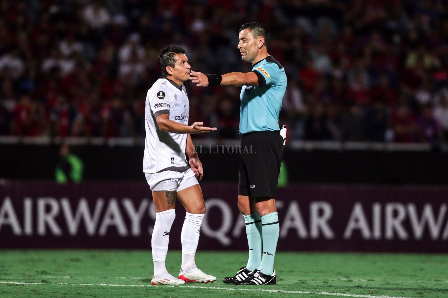 Colón cayó en Asunción ante Cerro Porteño por 3 a 1. El sabalero arrancó ganando, le perdonó la vida cuando pudo ponerlo 0-2 y Cerro resucitó.